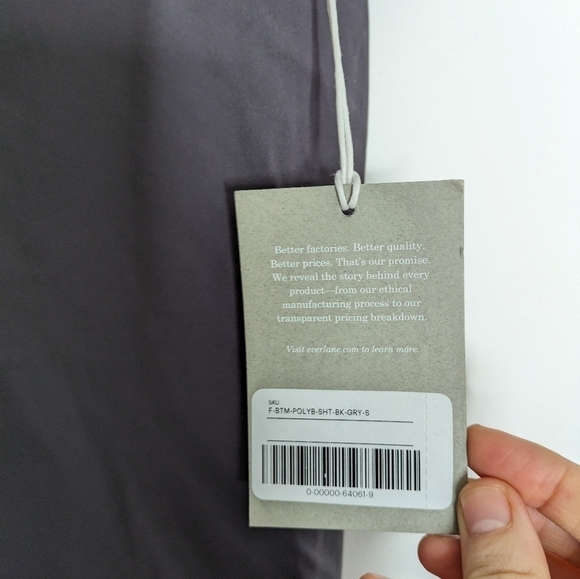 EVERLANE Women's The Perform High Rise Bike Short Ink Gray NEW Size S - Picture 6 of 6